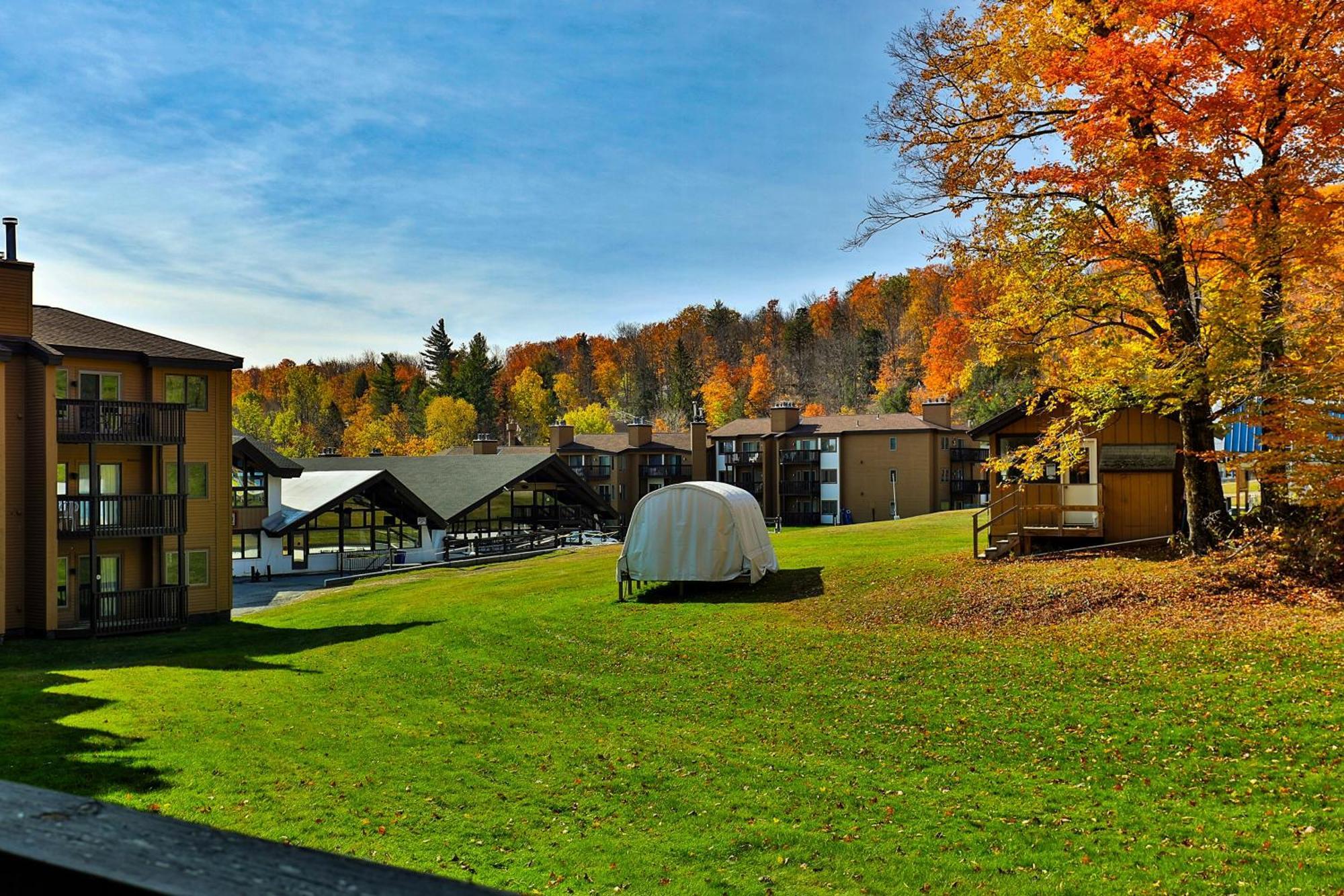 Okemo Mountain Lodge لودلو الغرفة الصورة