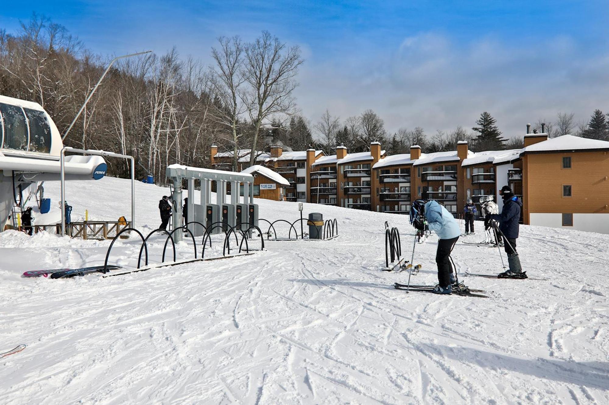 Okemo Mountain Lodge لودلو الغرفة الصورة