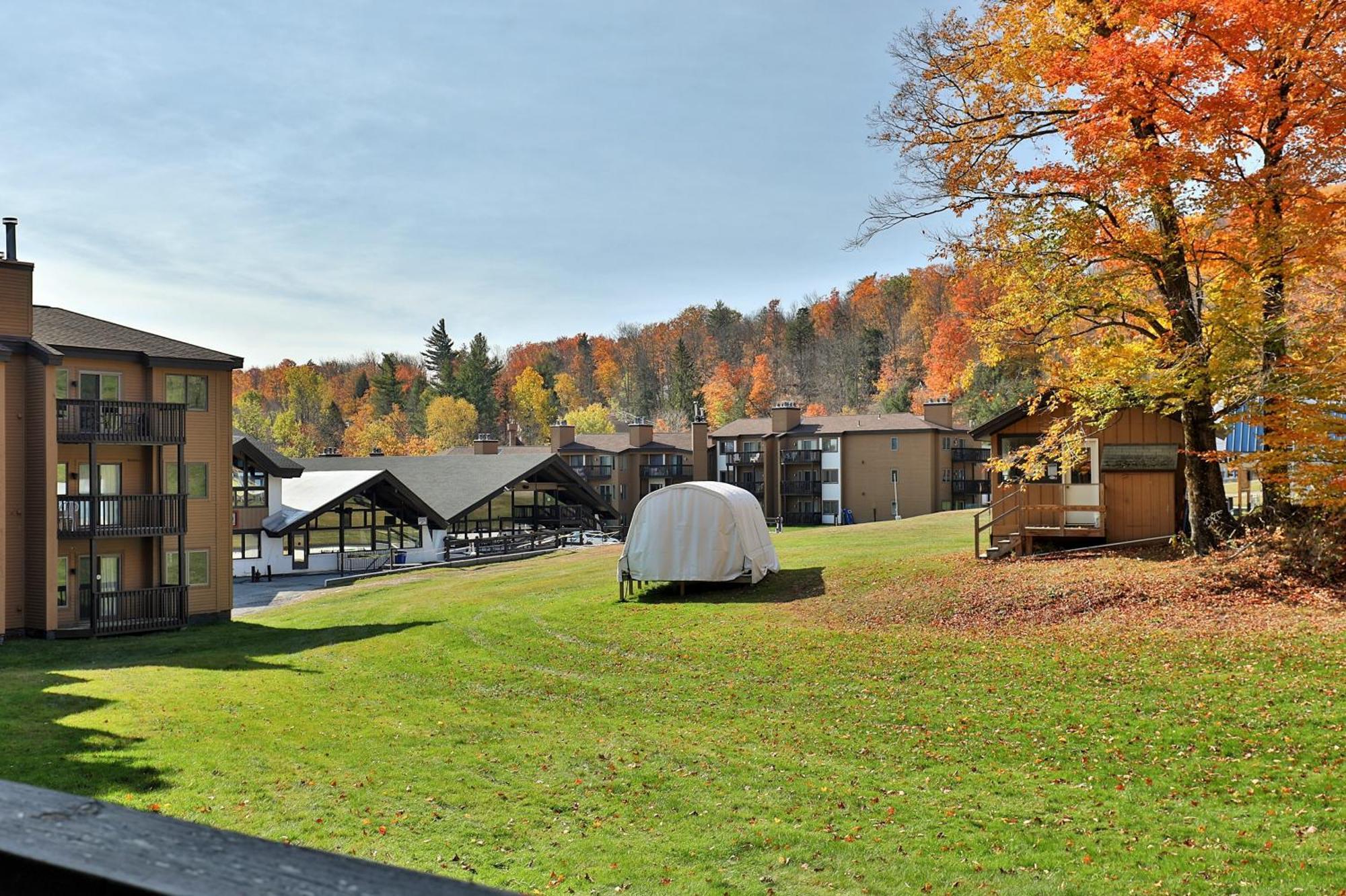 Okemo Mountain Lodge لودلو الغرفة الصورة