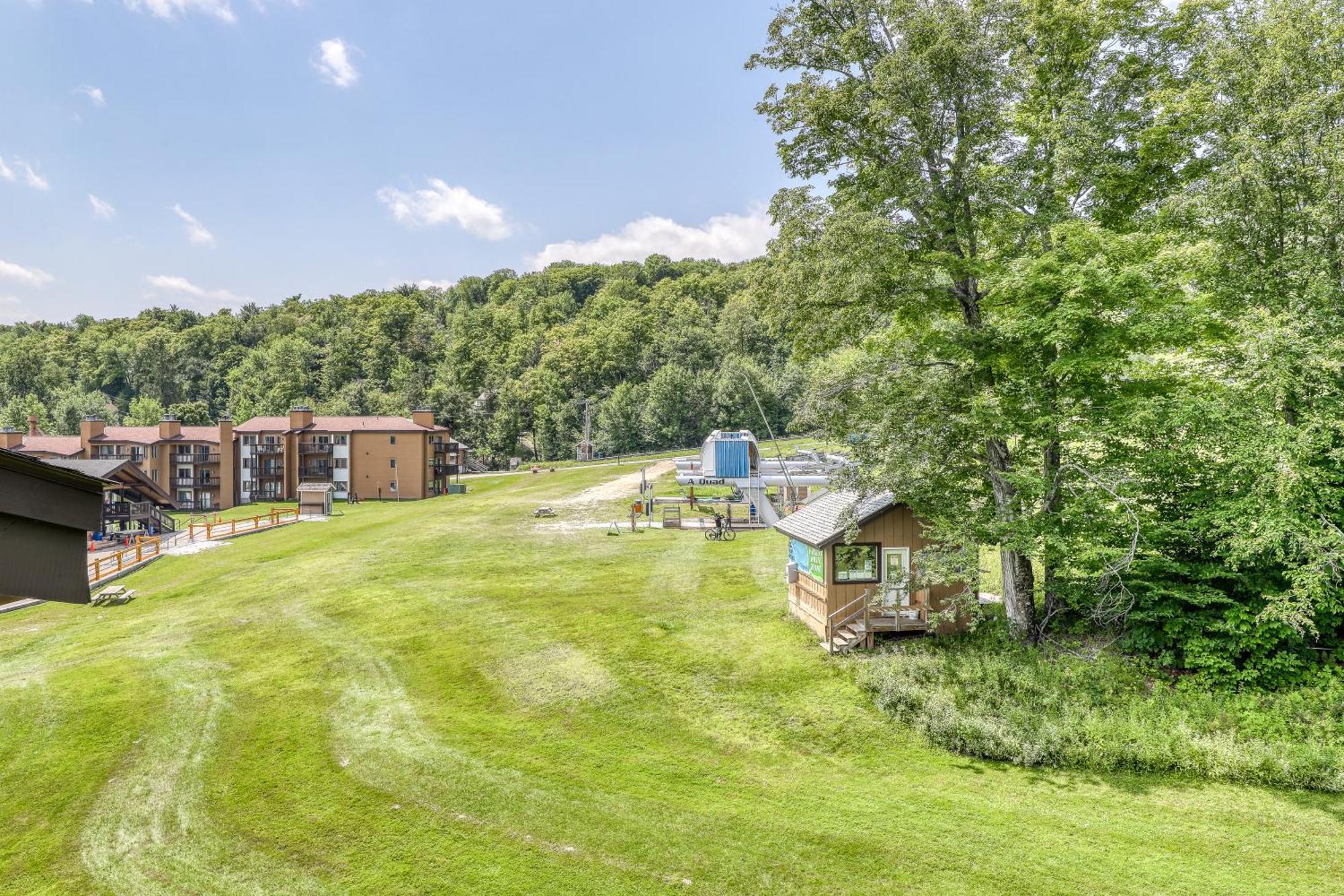 Okemo Mountain Lodge لودلو الغرفة الصورة