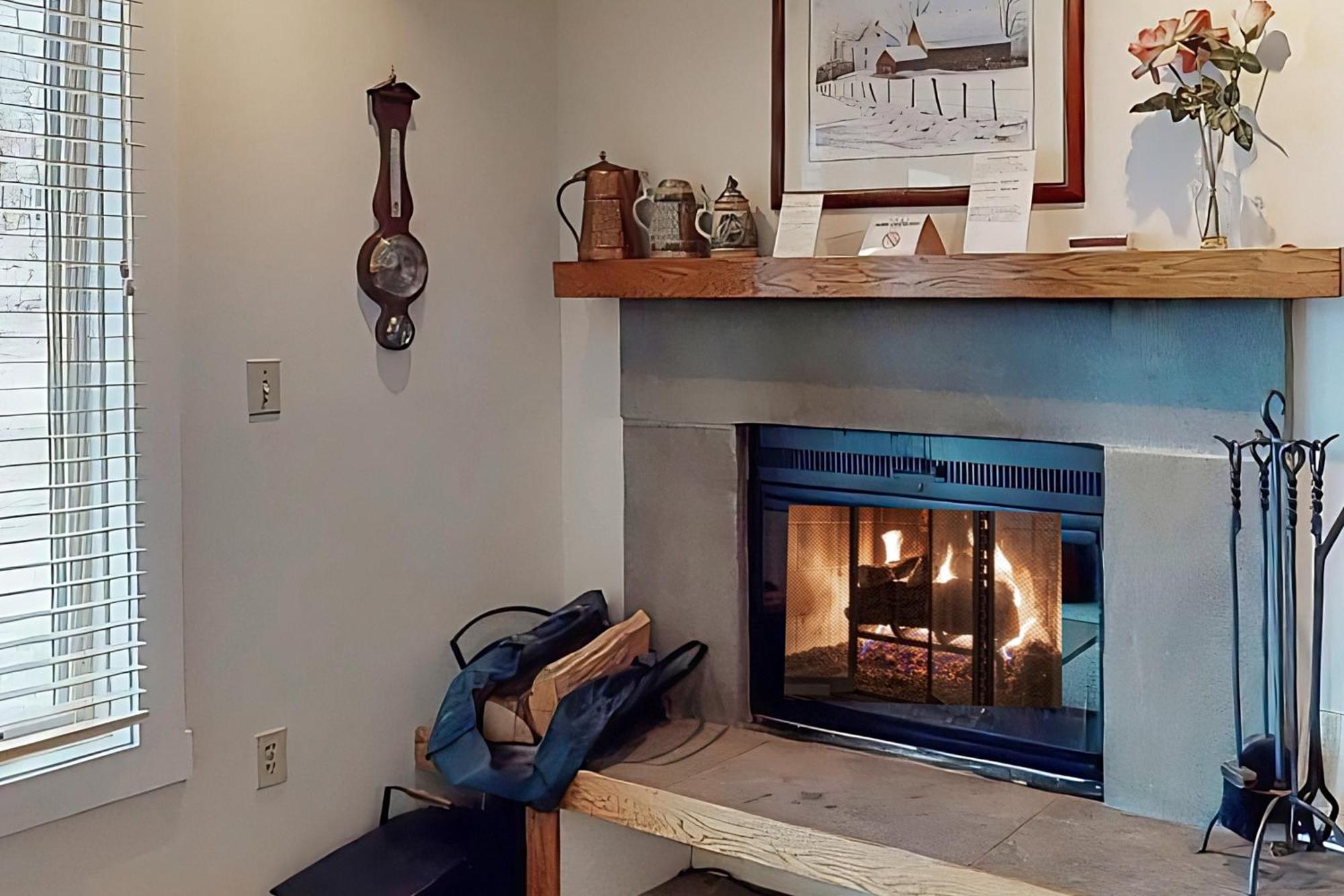 Okemo Mountain Lodge لودلو الغرفة الصورة
